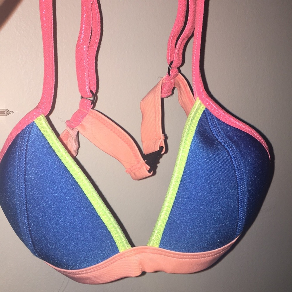 Triangl bathing suit top